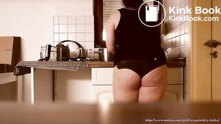 pooping while i washed the dishes – 2 Videos LucyScat, ScatKings.com Scat Porn 2 ScatKings.com Scat Porn